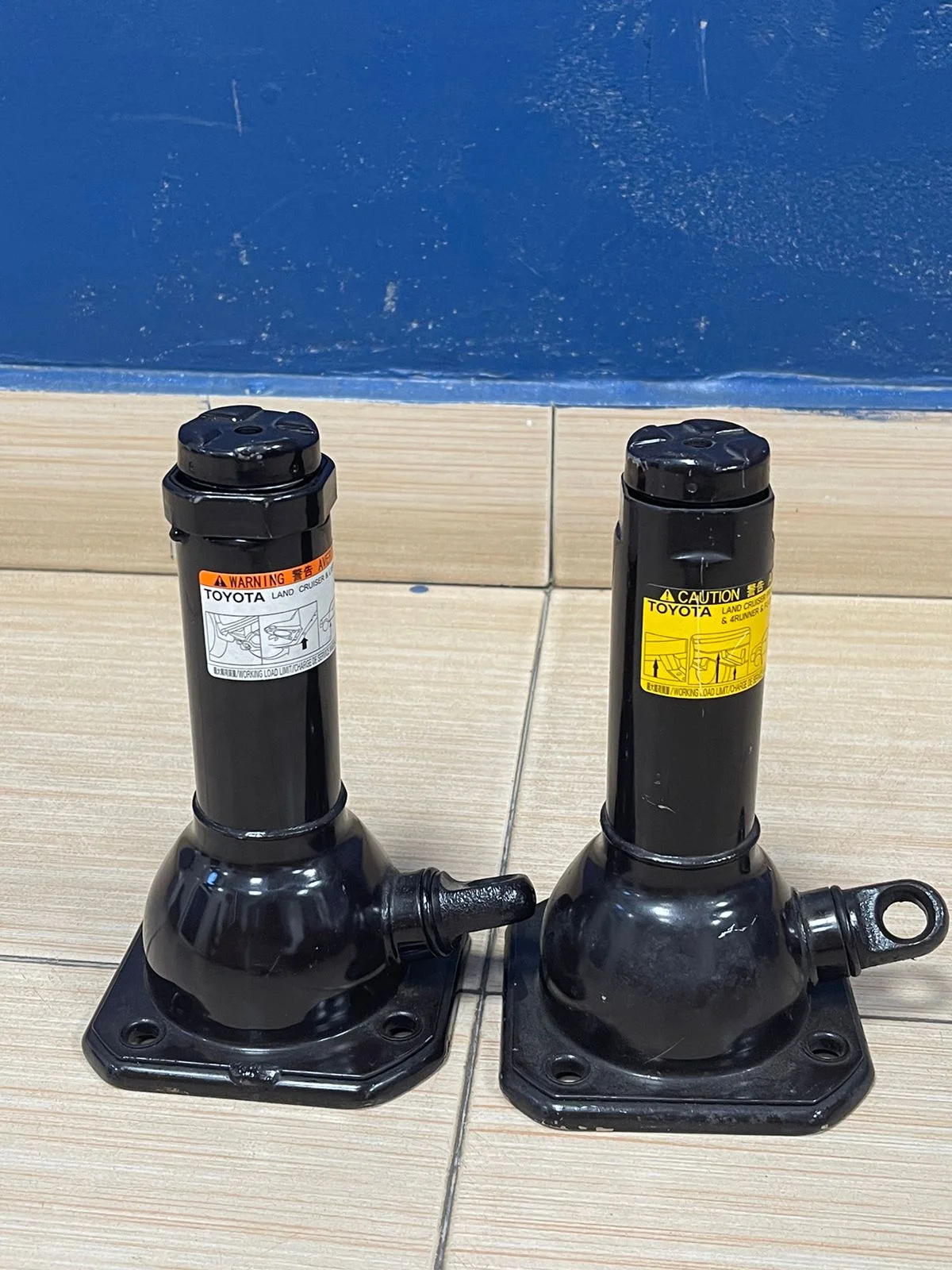 Genuine Toyota Bottle Jack — Land Cruiser